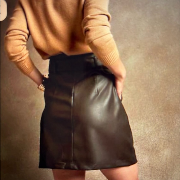 NWT Banana Republic Vegan Soft Brown Leather Skirt Machine Wash Size 10 Pockets - Picture 2 of 5